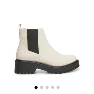 Steve Madden Tyclone Beige Crocodile boots